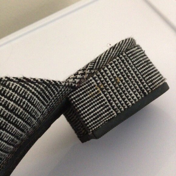 GAP Black and White Mules - Picture 6 of 9